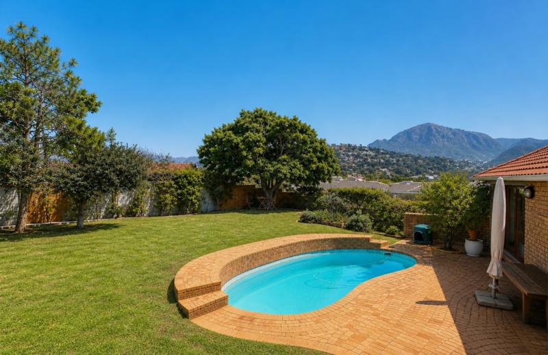 4 Bedroom Property for Sale in Northshore Western Cape